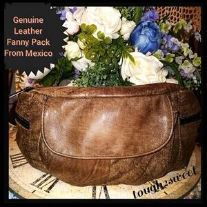 VINTAGE MEXICO VINTAGE "1980' GENUINE LEATHER VINTAGE UNISEX FANNY BAG